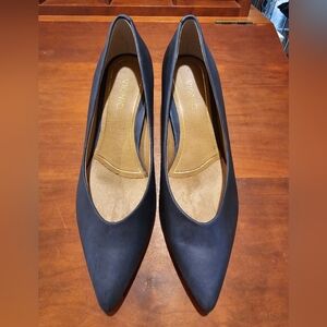Vionic Josie Navy Blue Leather Kitten Heels